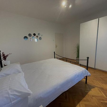 Apartments "M" Pula Extérieur photo