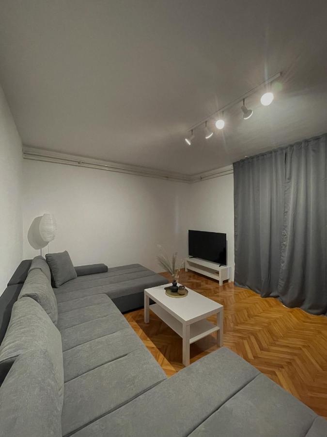 Apartments "M" Pula Extérieur photo