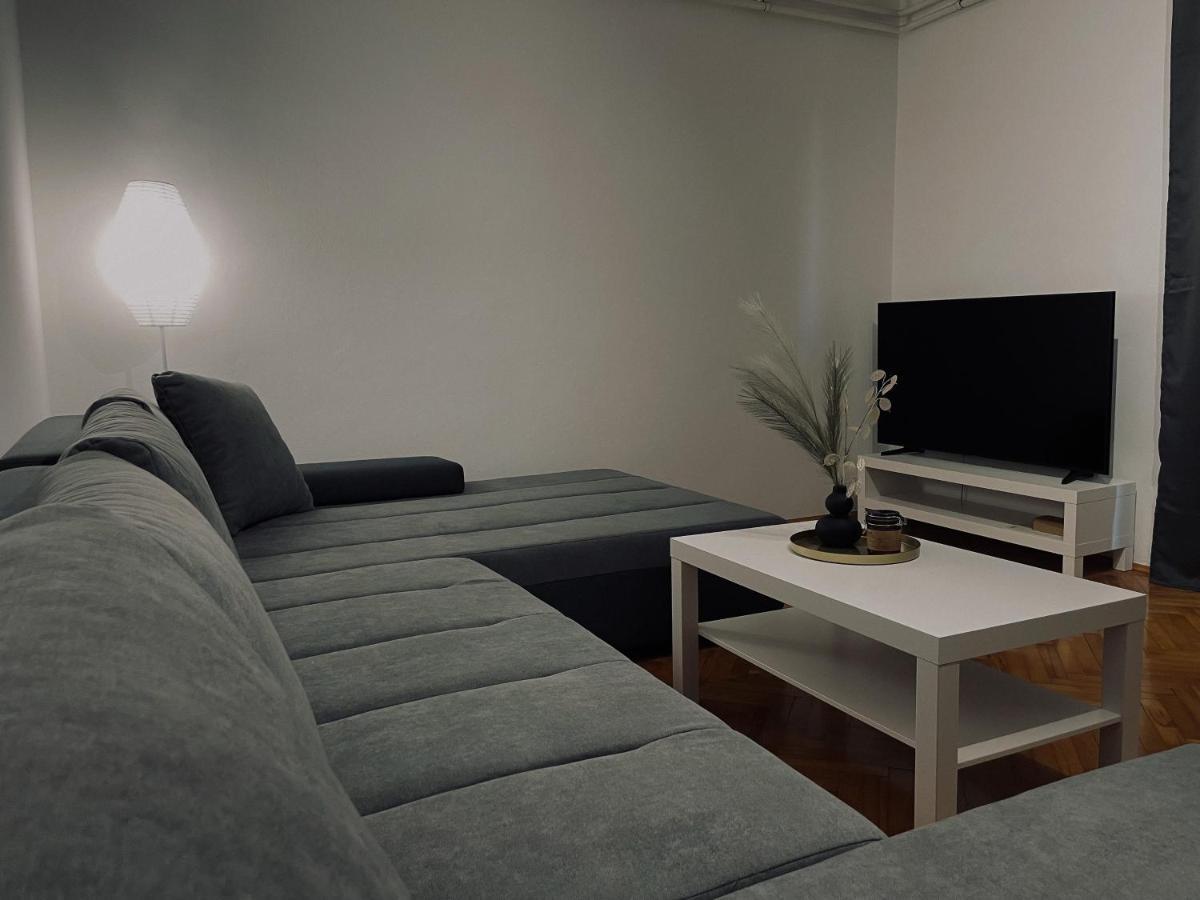 Apartments "M" Pula Extérieur photo